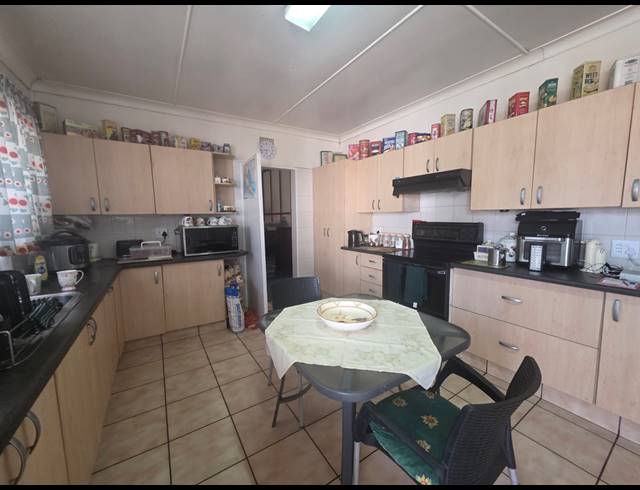 3 BEDROOM HOUSE FOR SALE IN VANDERBIJLPARK SW 1